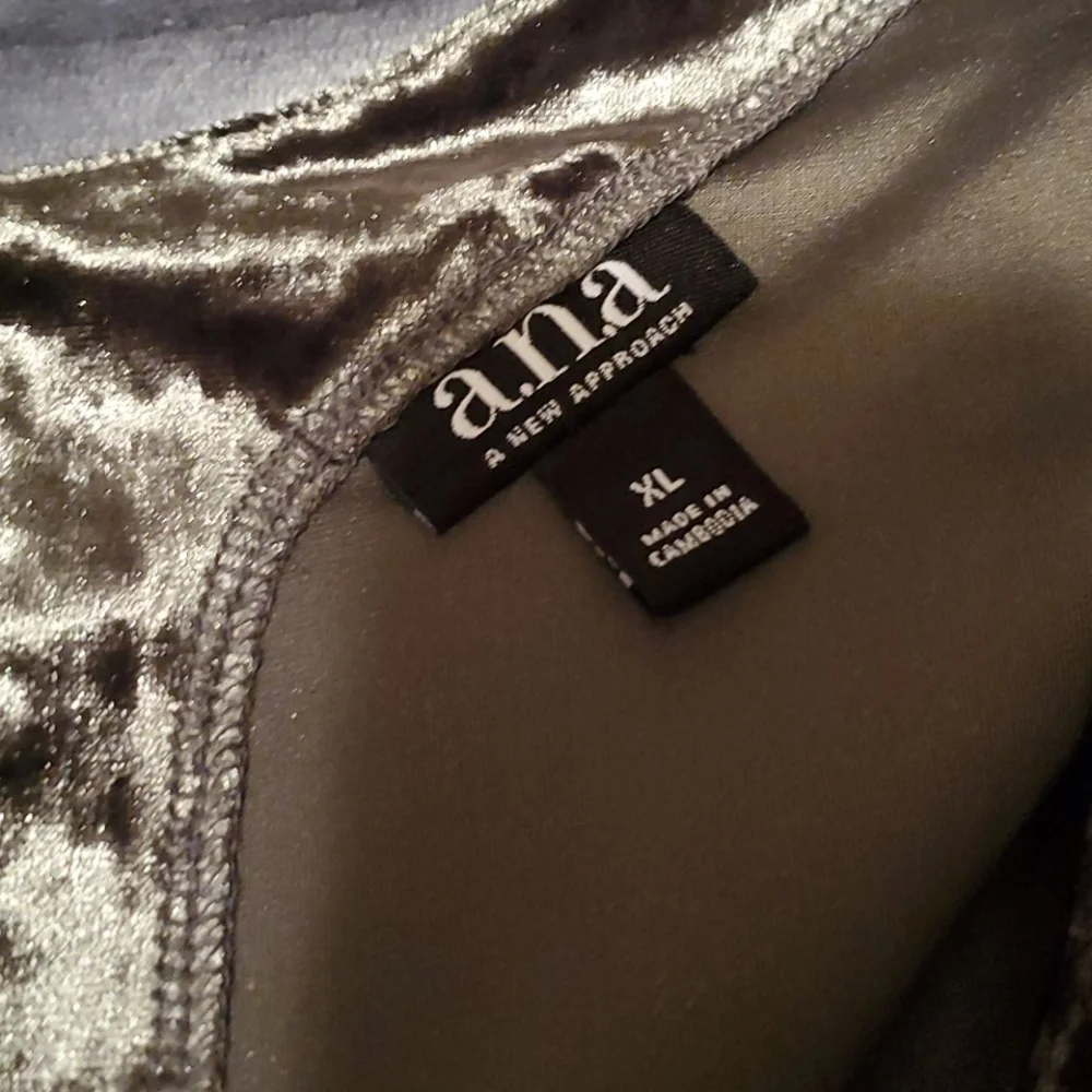 Olive Green Velvet Dress W/Bell Sleeves Sz XL - Picture 4 of 6